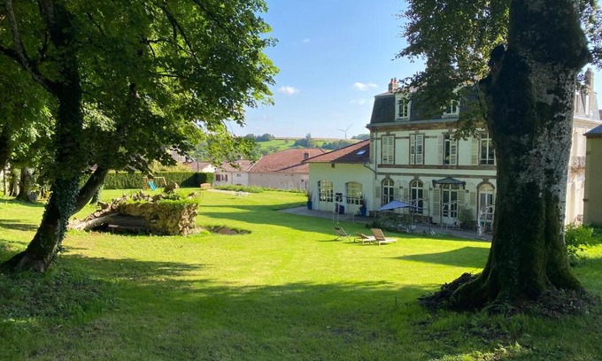 Monthureux-le-Sec House | LE CHATEAU DE MONTHUREUX LE SEC