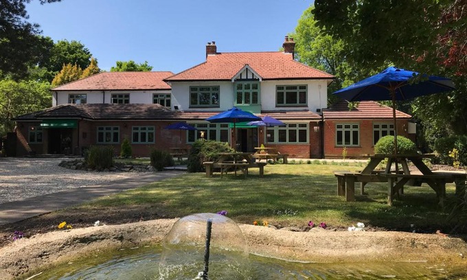 New Forest District Bed & Breakfast | Le Chateau