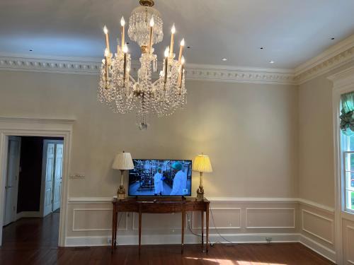Goldsboro Apartment | Le Chateau