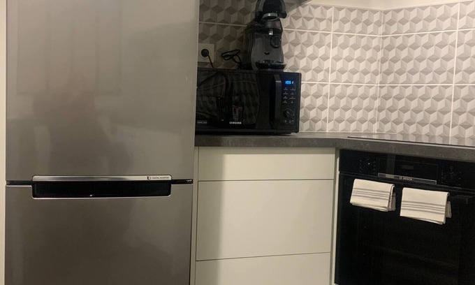 Saint-Florent Apartment | Le Chic-Joli T2 city center -2mn station and hyper center (ideal for couples, students, business)