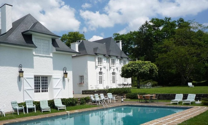 Jurancon Apartment | Le Classique Stu­dio du Chai
