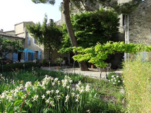 Saint-Michel-l'Observatoire House | Le Clos du Tilleul
