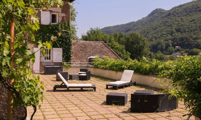 Beaupre House | Le clos Charmarin, between city center and countryside