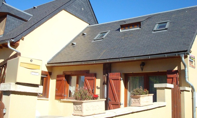 Azet House | Le Clos d' Azet, Small house near St-Lary-Soulan and Val Louron with WiFi