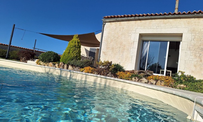 Champagnolles Villa | Le Clos de Champagnolles House. Rural tourism with private pool and games