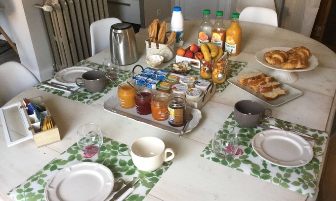 La Tour-du-Pin Bed & Breakfast | Le Clos De La Tour
