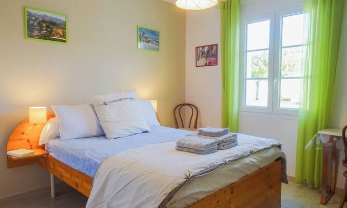 Aunis Sud House | Le Clos des Amourettes (large 4-bedroom house, garden and pool, near the sea)