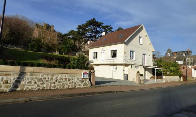 Veulettes-sur-Mer House | Le Clos des Camélias, 4 chambres- 8 personnes- 300m de la plage