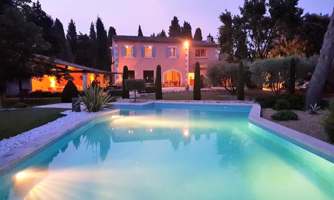 Graveson Bed & Breakfast | Le Clos des Cyprès Maison d'hôtes de charme - Diner Gourmet & Bien-être