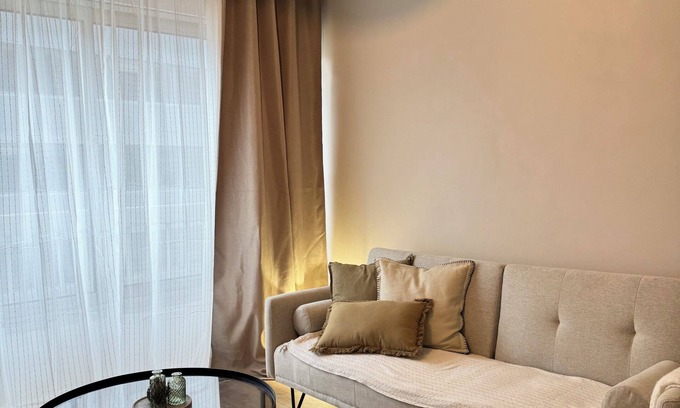 Gambetta Apartment | Le cocoon - bedroom apartment with air conditioning in the city center