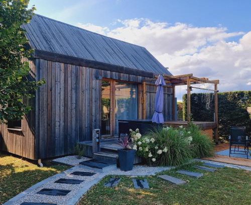 Barbizon House | LE COTTAGE BARBIZONNAIS avec jacuzzi privé à partir de 10 ans