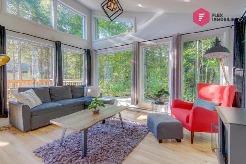 Pont-Rouge House | Le Coureur des bois de Portneuf - Private hot tub Pool Sauna Trails