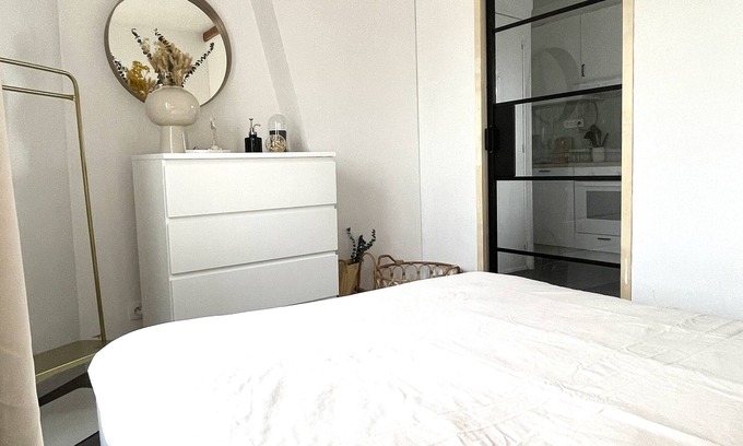 Centre Apartment | Le Cozy Perché 20 minutes from the Stade de France apartment, 4th floor