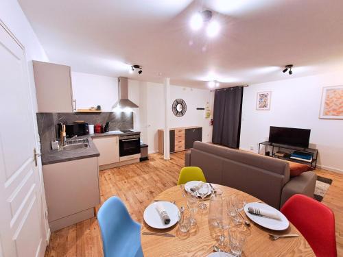 Centre-ville rive gauche Apartment | Le D'lices, Spacieux, Centre-ville, Free parking
