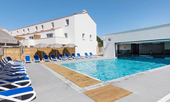 Noirmoutier-en-l'Ile Apartment | Le Domaine des Pins by Interhome
