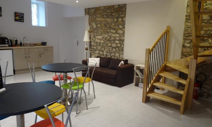 Charnay Bed & Breakfast | Le Domaine De Canelle