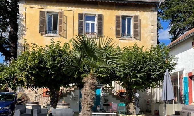 Epinac House | Le Domaine de la Garenne Guest house Heated swimming pool Games room Billiards.