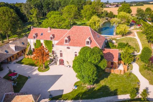 Richebourg House | Le Domaine de Richebourg - Pierres d'Histoire