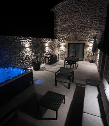 Brujas House | Le Domaine du Grand Cru