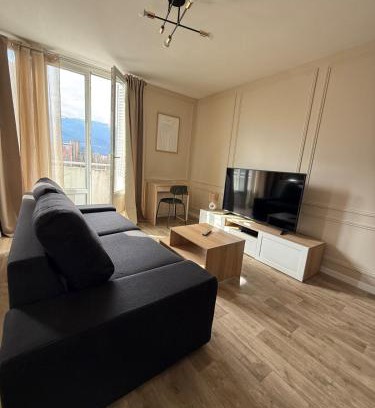 Secteur 3 Apartment | Le Duplex-5p-2 rooms- Free parking