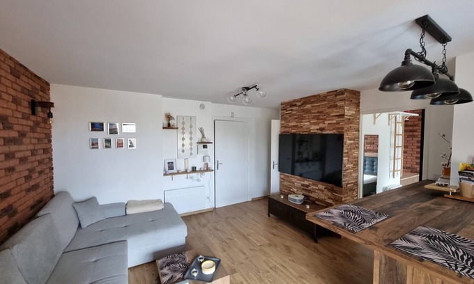 Guilhemery Apartment | Le Factory - appartement 4p avec Balcon et Piscine