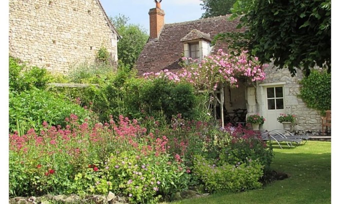 Chaumussay Condo | LE FLEUVE -COTTAGE HOLIDAY RENTAL, IN LE GRAND PRESSIGNY, INDRE-ET-LOIRE, FRANCE