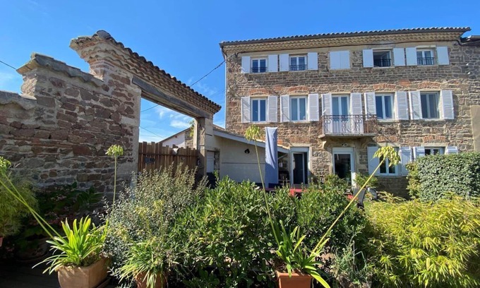 Arbuissonnas House | Le Gîte d'Antoine - SAINT ETIENNE DES OULLIERES