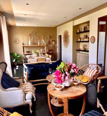 Saint-Jean Eudes Saint-Gilles Apartment | Le French Caen Caen Loft Plein de Charme au cœur de Caen pouvant accueillir 8 personnes