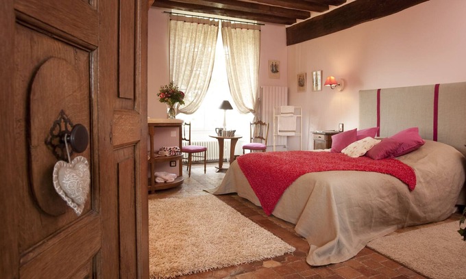 Tremblay-les-Villages House | Le gîte du Prieuré, dans un coin de campagne
