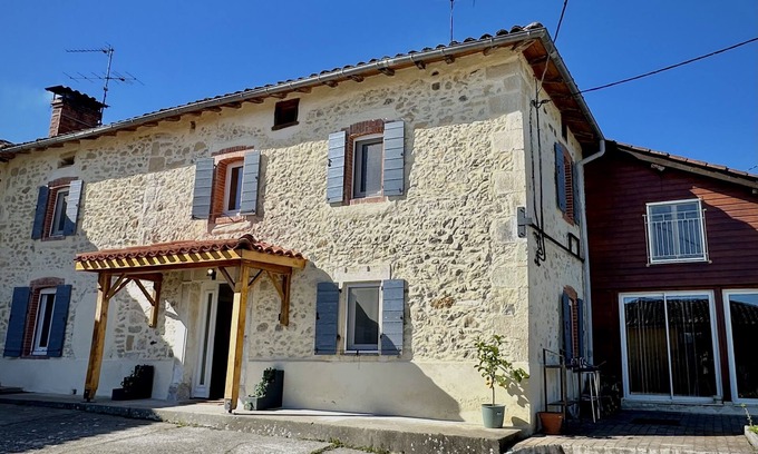 Cassagne House | LE Gîte DU Besson - Cassagne Magnifique Maison du 19ème Siècle Rénovée