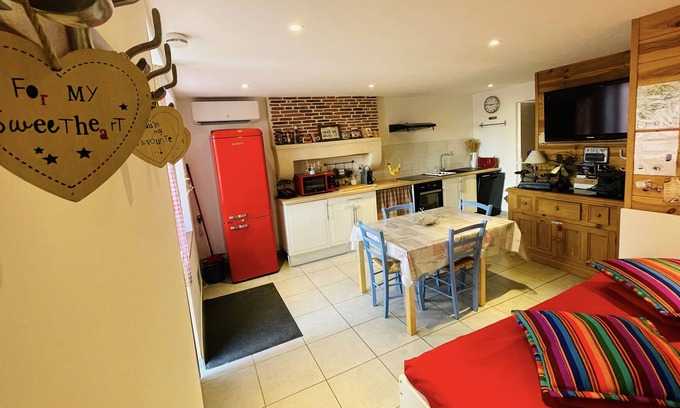 Saint-Laurent-dAndenay Cottage | Le Gîte du Moulin de la campagne Bourguignonne
