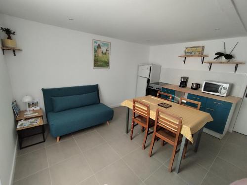 Saint-Christophe-du-Bois House | Le Gite de L'Ogerie - 20 min du Puy du F - Petit dej et draps compris