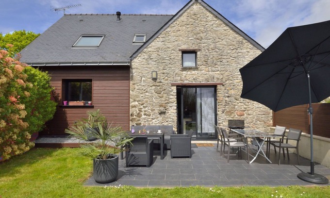 Besne House | Le Graffi'Ty by Interhome
