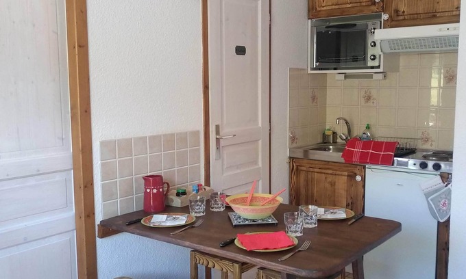 Le Grand-Bornand Apartment | Le Grand-Bornand station, beau studio avec terrasse et vue à 180° sur les pistes