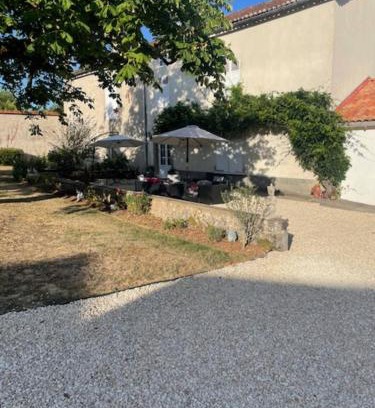 L'Isle-Jourdain Bed & Breakfast | Le Grand Charde