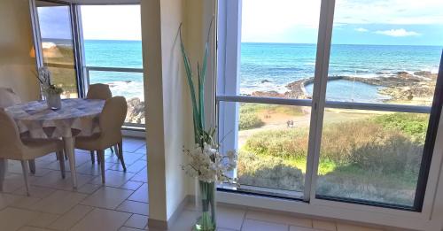 Les Sables d'Olonne Apartment | Le Grand Panoramique - Face Mer