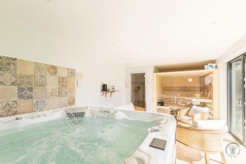 Pontorson Villa | Le Jardin De Marie