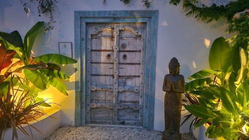 Les Portes-en-Re Bed & Breakfast | Le Jardin des Portes