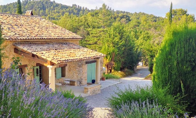 Villeneuve Bed & Breakfast | Le Jas des Cannebieres