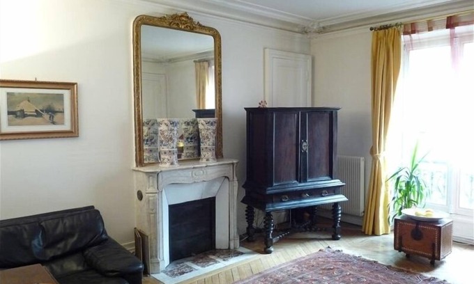 Val-de-Grace Apartment | Le Latin : Charm, Elegance, Comfort, Latin Quarter/Left Bank