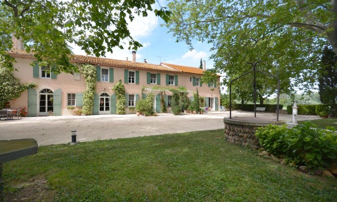 Saint-Martin-de-Crau House | le laurier
