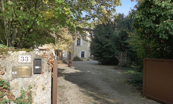 Vinzelles Bed & Breakfast | Le Lavoir de Meziat