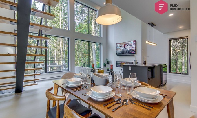Saint-Basile Ski Chalet | ⭐ Le LoftWood de Portneuf 🌳 Private hot tub, Pool, Sauna & Billards ⭐