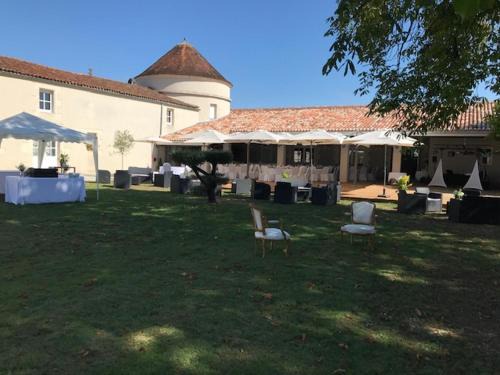 Saint-Coutant-le-Grand Hotel | Le Logis du Péré