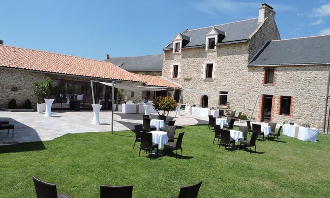Coueron Bed & Breakfast | Le Manoir du Pas Jahan
