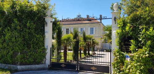 Queyrac House | Le Manoir Lacustre