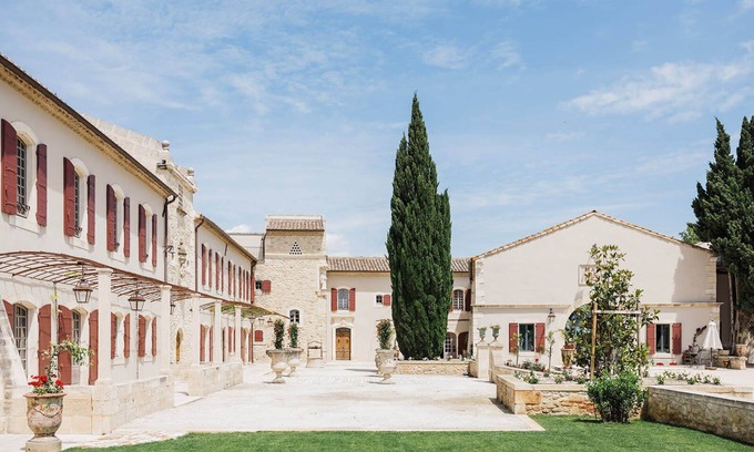 Fourques House | Le Mas Caladoc – Luxury Retreat with Private Spa in Provence
