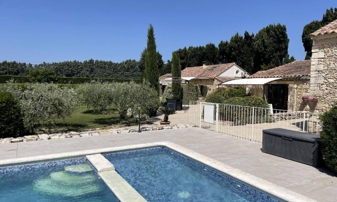 Graveson Bed & Breakfast | Le Mas Des Chutes
