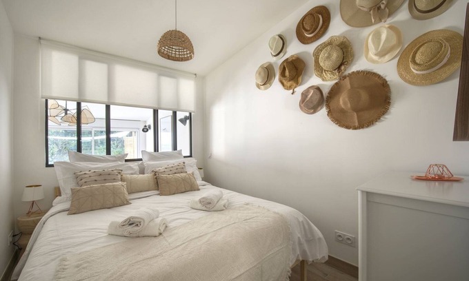Garrigues Apartment | Le Mas Emeraude ~ Garden ~ Parking ~ A/C