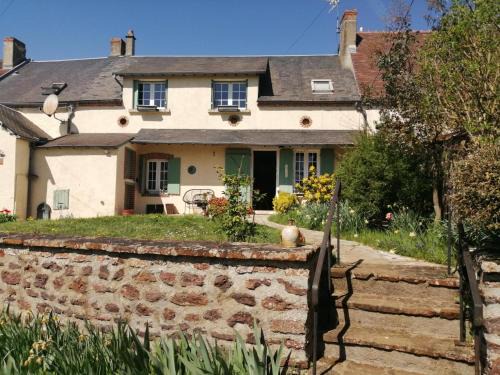 Sens-Beaujeu House | Le Masné